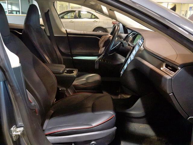 5YJSA1H18EFP36802 - 2014 TESLA MODEL S ვერცხლისფერი ფოტო 5