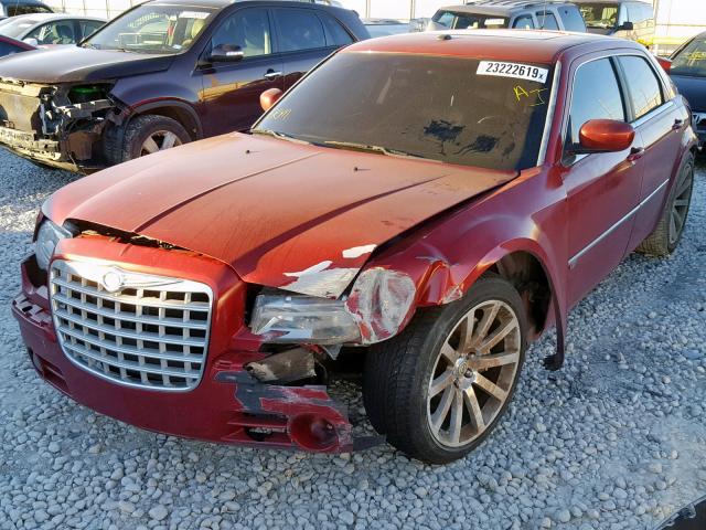 2C3LA73W38H163658 - 2008 CHRYSLER 300C SRT-8 RED photo 2