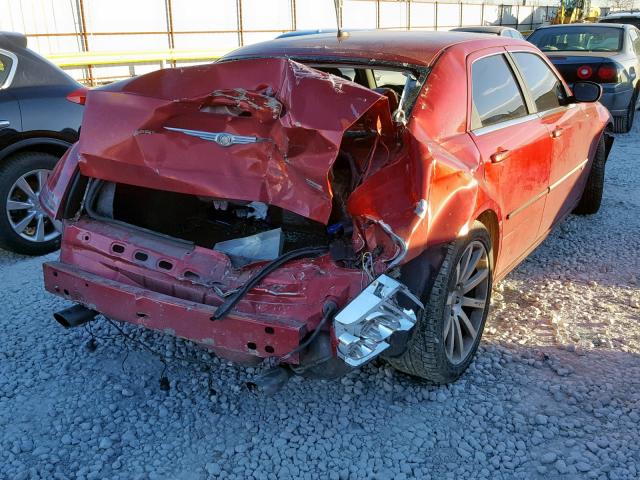 2C3LA73W38H163658 - 2008 CHRYSLER 300C SRT-8 RED photo 4