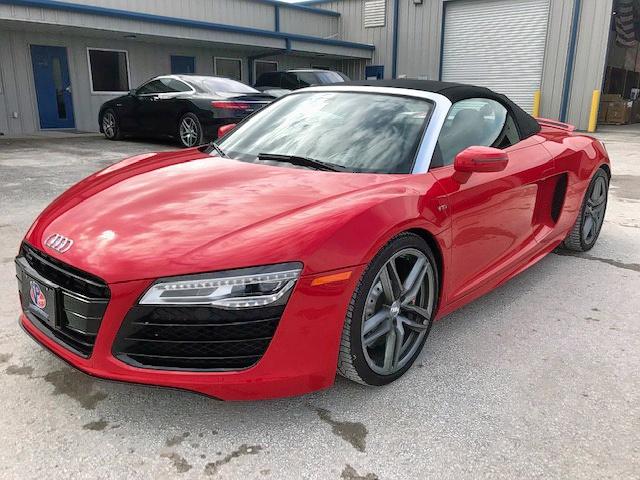 WUASNAFG3EN001581 - 2014 AUDI R8 5.2 QUA RED photo 2