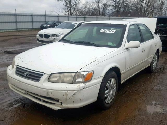 4T1BG22K4YU960601 - 2000 TOYOTA CAMRY CE WHITE photo 2