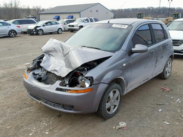 KL1TD666X6B665928 - 2006 CHEVROLET AVEO BASE ნაცრისფერი ფოტო 2