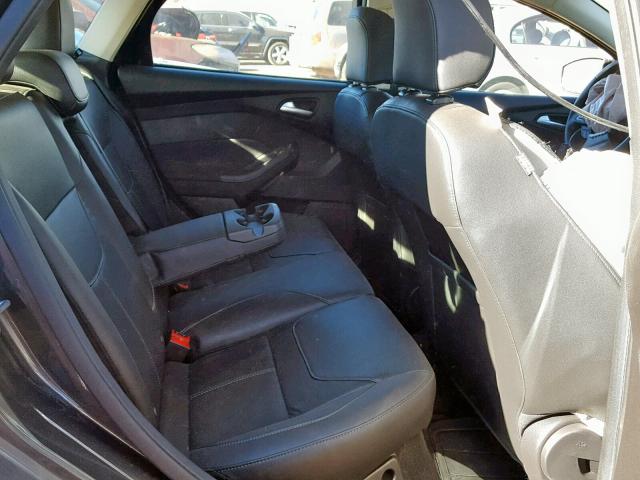 1FADP3K29GL226369 - 2016 FORD FOCUS SE Темно-сірий фото 6