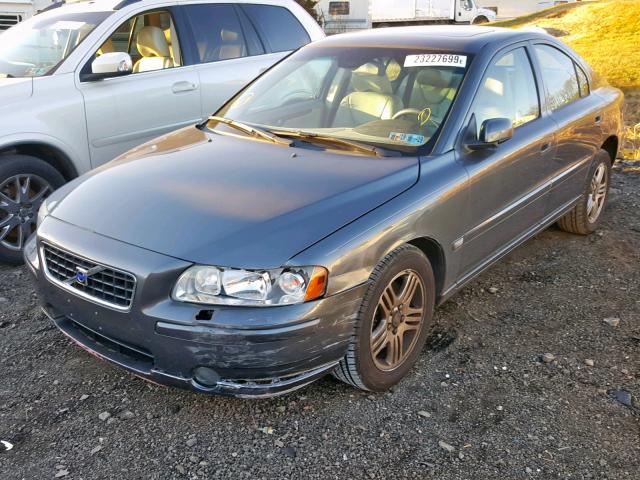 YV1RH592152441451 - 2005 VOLVO S60 2.5T GRAY photo 2