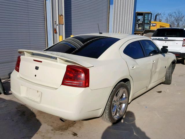 2B3KA33G88H305030 - 2008 DODGE CHARGER SX WHITE photo 4