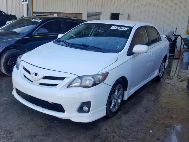 2T1BU4EE0BC553393 - 2011 TOYOTA COROLLA BA WHITE photo 2