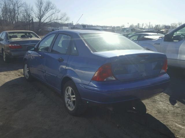 1FAFP34P92W111585 - 2002 FORD FOCUS SE BLUE photo 3