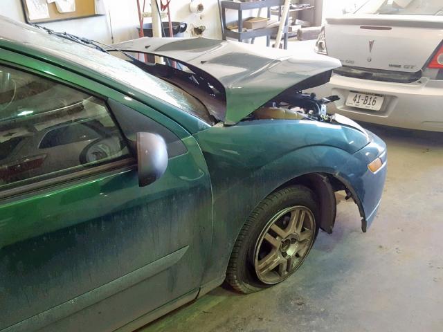 1FAFP34371W145388 - 2001 FORD FOCUS SE GREEN photo 10