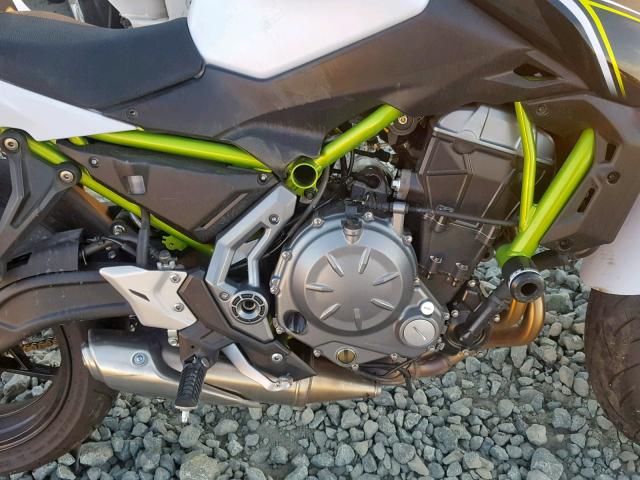 JKAEREG14HDA00723 - 2017 KAWASAKI ER650 G TWO TONE photo 7