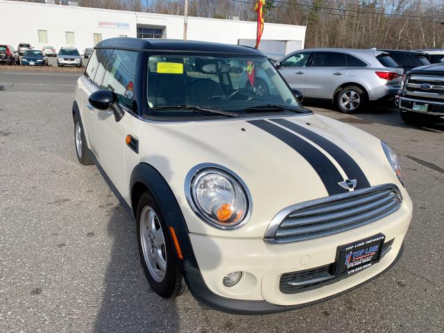 WMWZF3C59BTY00311 - 2011 MINI COOPER CLU WHITE photo 1