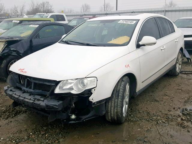 WVWJK7AN1AE160393 - 2010 VOLKSWAGEN PASSAT KOM WHITE photo 2