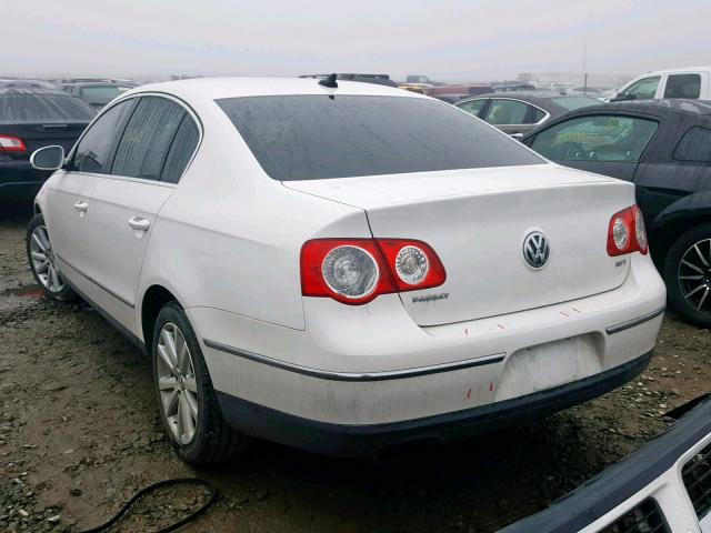 WVWJK7AN1AE160393 - 2010 VOLKSWAGEN PASSAT KOM WHITE photo 3