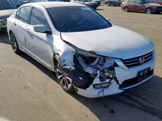 1HGCR2F59FA070893 - 2015 HONDA ACCORD SPO 白色 照片 1