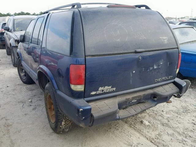 1GNCS13W02K150086 - 2002 CHEVROLET BLAZER BLUE photo 3