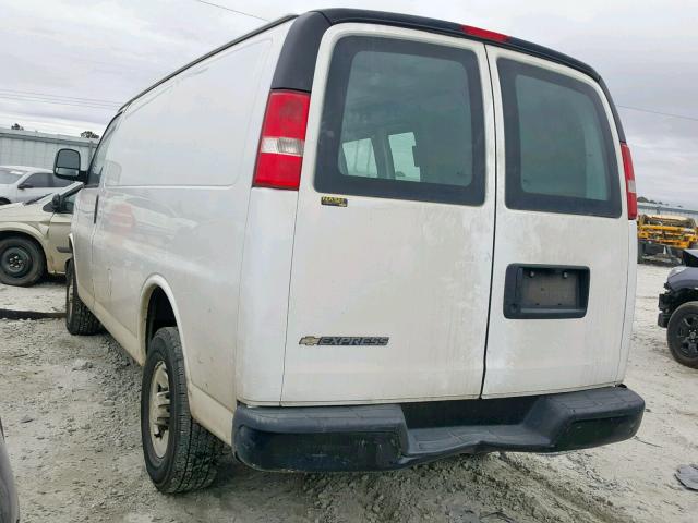 1GCWGAFFXH1128310 - 2017 CHEVROLET EXPRESS G2 WHITE photo 3