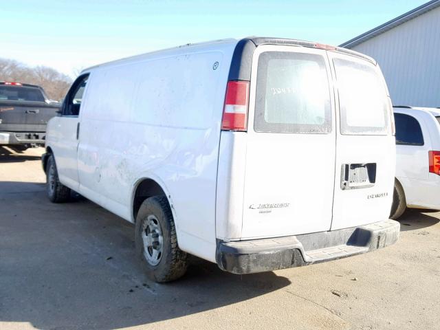 1GCFG15X351205556 - 2005 CHEVROLET EXPRESS G1 WHITE photo 3