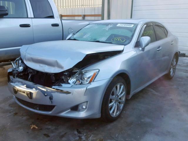 JTHCK262672013070 - 2007 LEXUS IS 250 SILVER photo 2