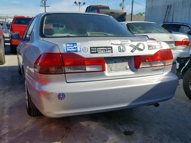 3HGCG56402G700603 - 2002 HONDA ACCORD LX SILVER photo 3