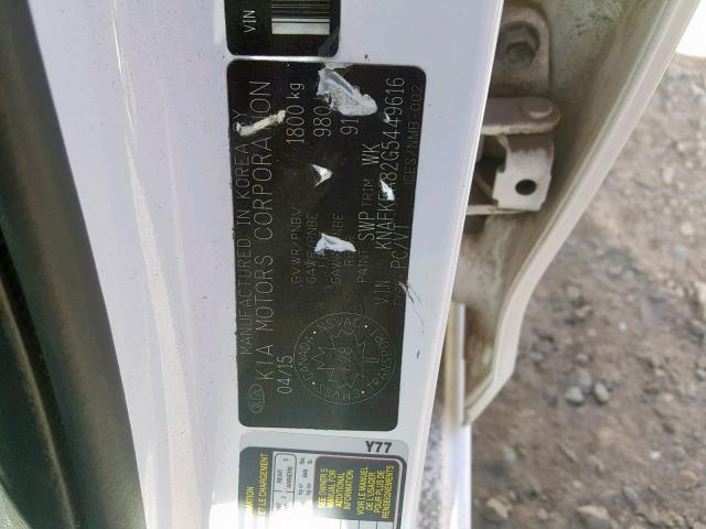 KNAFK5A82G5449616 - 2016 KIA FORTE LX WHITE photo 10