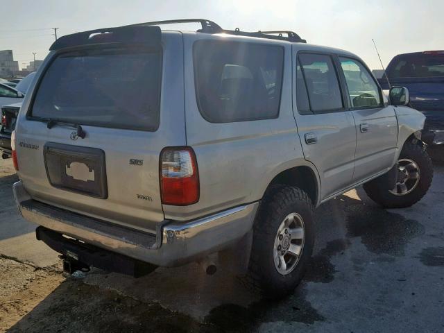 JT3GN86R810218276 - 2001 TOYOTA 4RUNNER SR GRAY photo 4