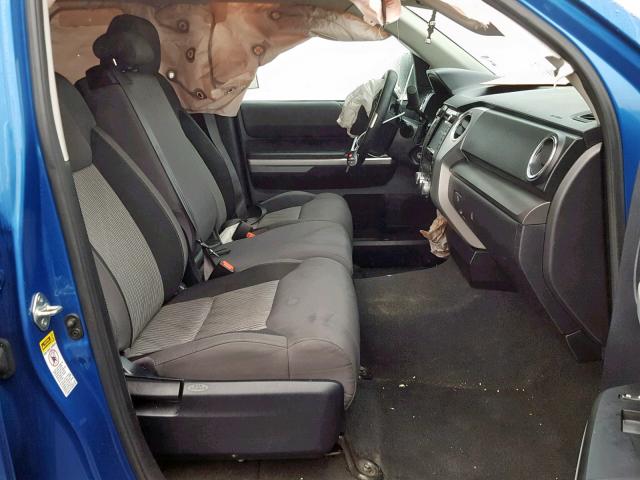 5TFEM5F18GX096663 - 2016 TOYOTA TUNDRA CRE 蓝色 照片 5