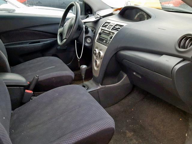 JTDBT923771010489 - 2007 TOYOTA YARIS Qara foto 5