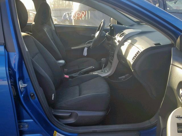 2T1BU4EE1AC517792 - 2010 TOYOTA COROLLA 蓝色 照片 5