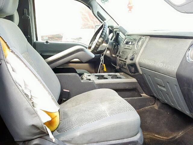 1FT7X2A6XBEA55439 - 2011 FORD F250 SUPER WHITE photo 5