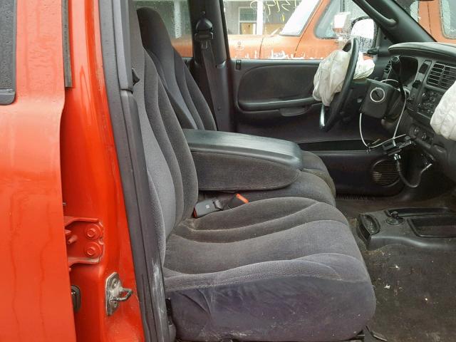 1B7GL2AN5YS607507 - 2000 DODGE DAKOTA QUA RED photo 5