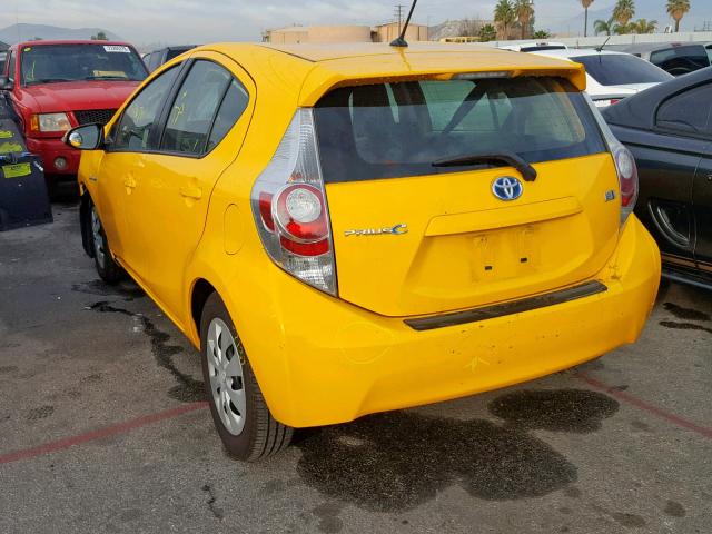 JTDKDTB31E1062420 - 2014 TOYOTA PRIUS C YELLOW photo 3