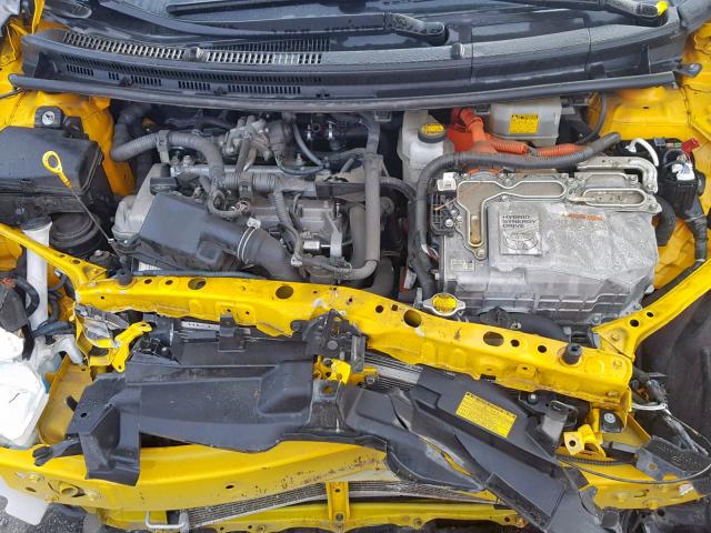 JTDKDTB31E1062420 - 2014 TOYOTA PRIUS C YELLOW photo 7