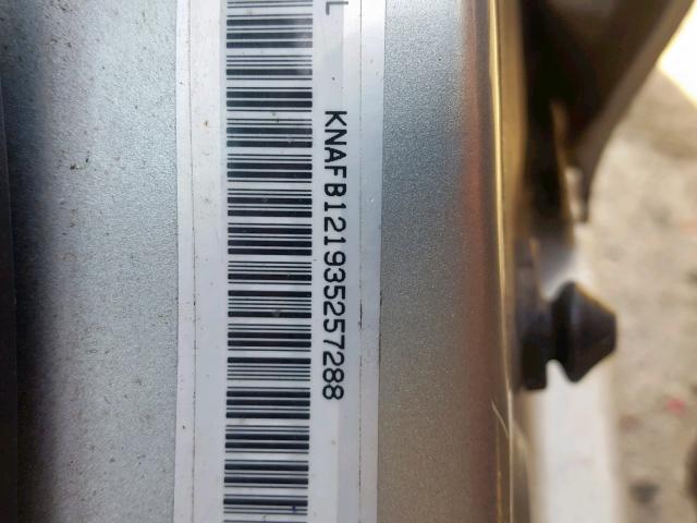 KNAFB121935257288 - 2003 KIA SPECTRA BA SILVER photo 10