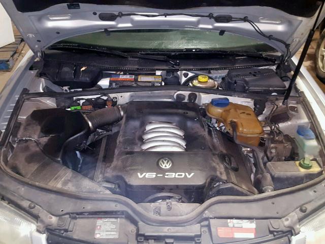 WVWPD23B9YE144995 - 2000 VOLKSWAGEN PASSAT GLX SILVER photo 7