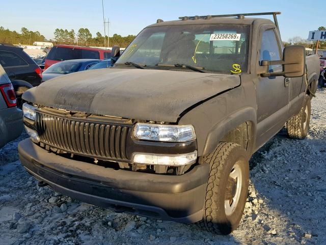 1GCHC24U61E192130 - 2001 CHEVROLET SILVERADO BLACK photo 2