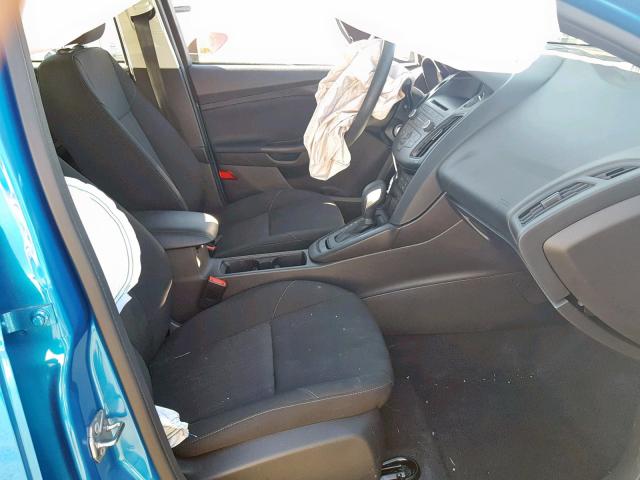 1FADP3K28HL242256 - 2017 FORD FOCUS SE 蓝色 照片 5
