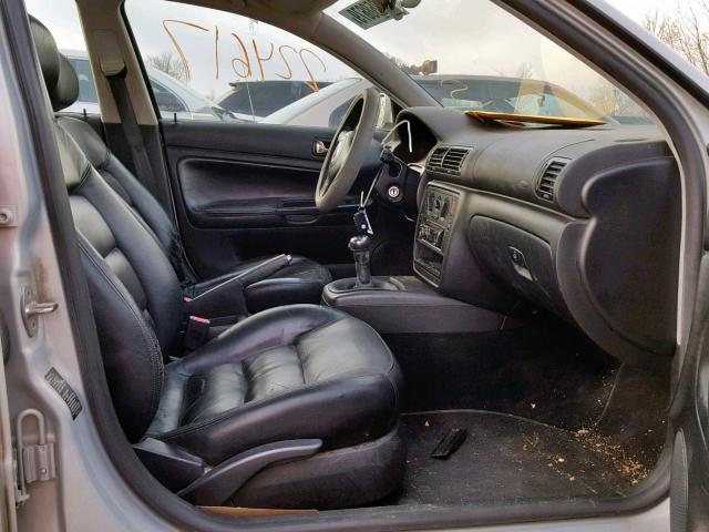 WVWMA63B6XE441286 - 1999 VOLKSWAGEN PASSAT GLS SILVER photo 5