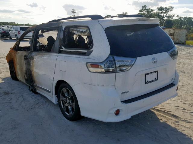 5TDEZ3DCXKS216875 - 2019 TOYOTA SIENNA SE WHITE photo 3