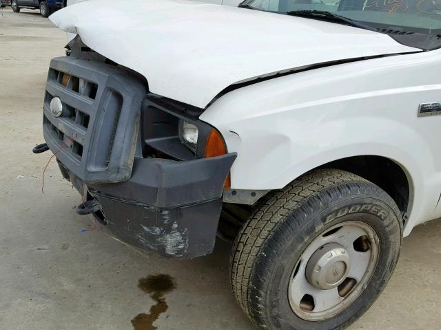 1FTWW30505EA39364 - 2005 FORD F350 SRW S WHITE photo 10