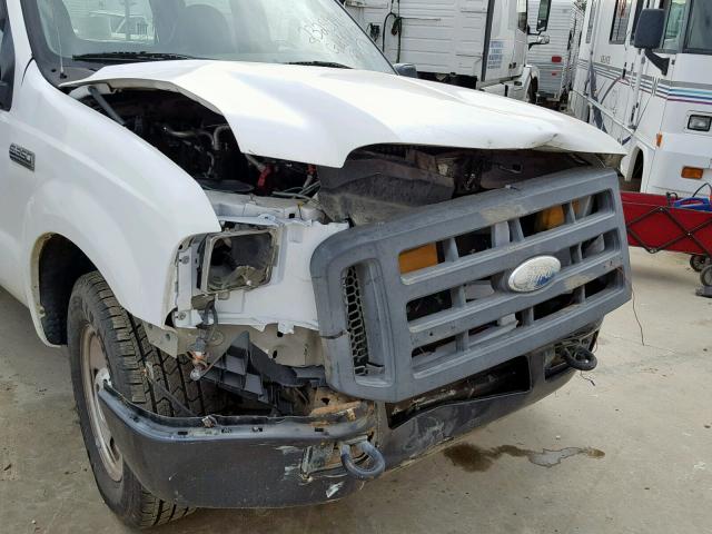 1FTWW30505EA39364 - 2005 FORD F350 SRW S WHITE photo 9