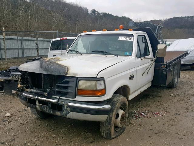 1FDLF47F5TEA95039 - 1996 FORD F SUPER DU WHITE photo 2