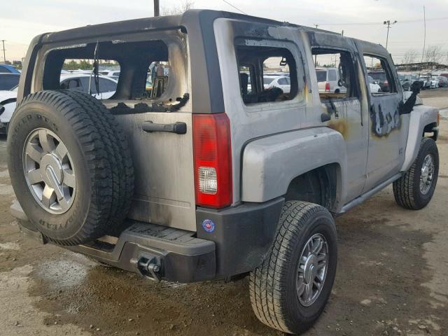 5GTDN13E678170500 - 2007 HUMMER H3 SILVER photo 4