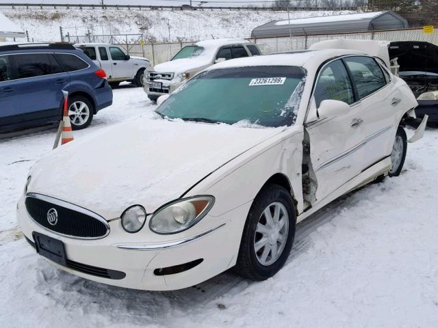 2G4WD582261254433 - 2006 BUICK LACROSSE C WHITE photo 2