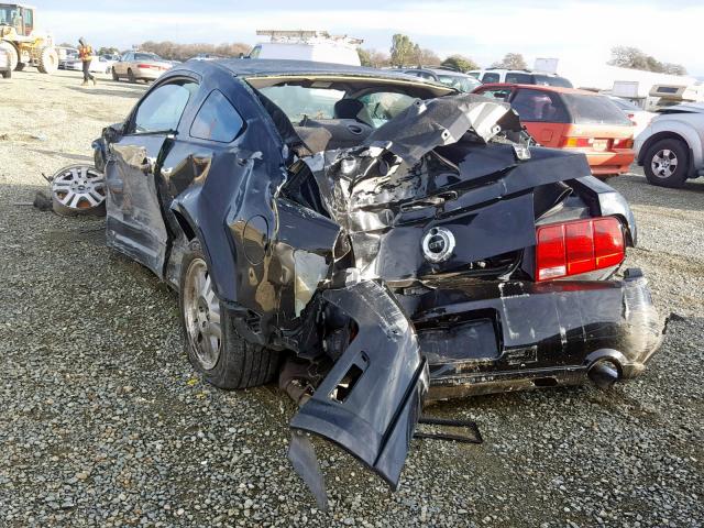 1ZVFT82H375284396 - 2007 FORD MUSTANG GT BLACK photo 3