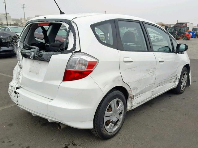 JHMGE8H30BC025302 - 2011 HONDA FIT WHITE photo 4