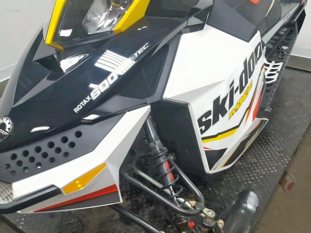 2BPSBKCB9CV000012 - 2012 SKI DOO MXZ 600 WHITE photo 19