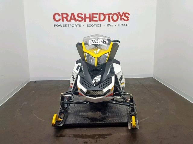 2BPSBKCB9CV000012 - 2012 SKI DOO MXZ 600 WHITE photo 2