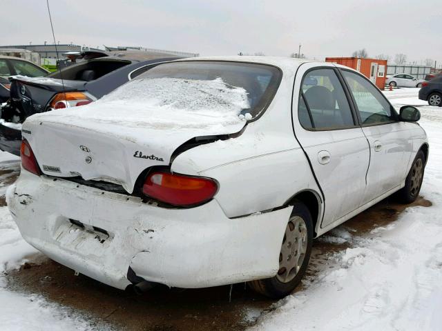 KMHJF24M0WU700223 - 1998 HYUNDAI ELANTRA WHITE photo 4