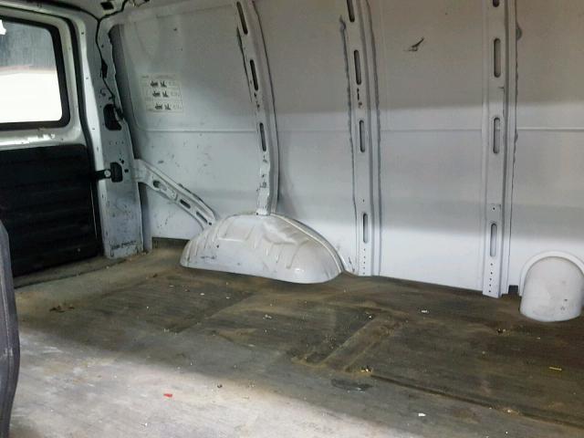 1GCGG25V971109880 - 2007 CHEVROLET EXPRESS G2 WHITE photo 6