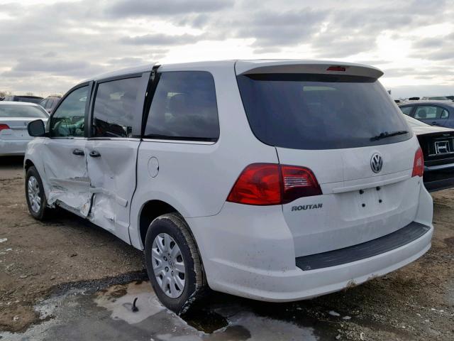 2V4RW4DG0BR622388 - 2011 VOLKSWAGEN ROUTAN S WHITE photo 3