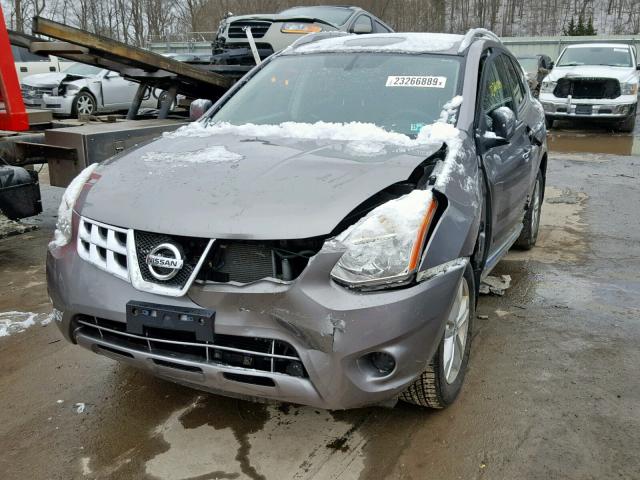 JN8AS5MV4DW128251 - 2013 NISSAN ROGUE S GRAY photo 2